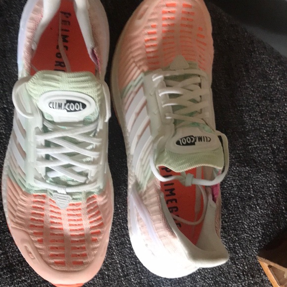 Adidas Shoes - Picture 4 of 5